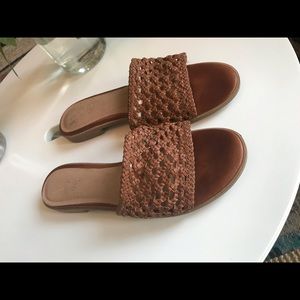 Taget slip on shoes in camel Brown